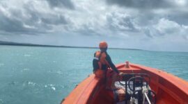 Proses pencarian korban kecelakaan kapal di perairan Mentawai pada hari ketujuh. [foto: Basarnas Mentawai]