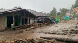 Longsor menghatam sejumlah rumah di Jorong Sigiran, Nagari Tanjung Sani, Kecamatan Tanjung Raya, Kabupaten Agam. [foto: Diskominfo Agam]