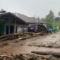 Longsor menghatam sejumlah rumah di Jorong Sigiran, Nagari Tanjung Sani, Kecamatan Tanjung Raya, Kabupaten Agam. [foto: Diskominfo Agam]