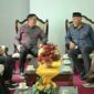 Gubernur Sumbar Mahyeldi menyambut kunjungan Baleg DPR yang dipimpin legislator Mulyadi. (Foto: ist)