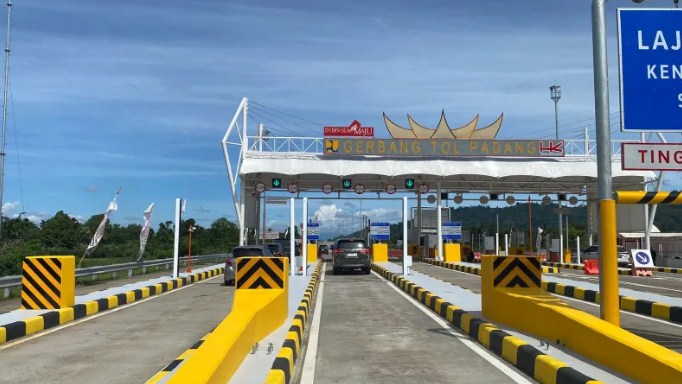 Gerbang tol Padang-Sicincin. (Foto: Dok. Humas HK)