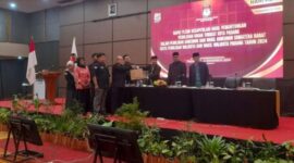 Rapat pleno rekapitulasi hasil penghitungan suara tingkat Kota Padang dalam pemilihan gubernur dan wakil gubernur Sumbar serta pemilihan wali kota dan wakil wali kota Padang. [foto: infopublik.id]