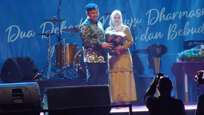 Bupati Sutan Riska sampaikan salam pamit dalam momen HUT ke 21 Kabupaten Dharmasraya. (Foto: Prokopim)
