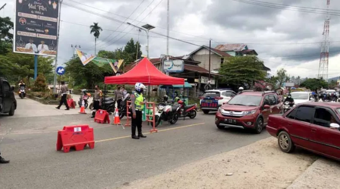 Arus lalu lintas di jalur utama Kabupaten Limapuluh Kota. (Foto: Dok. ist)
