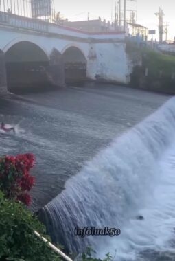 serunya seluncuran di bawah jembatan ratapan ibu