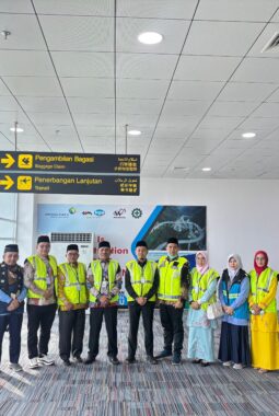 Bupati dan Wabup Limapuluh Kota Sambut Kepulangan 199 Jamaah Haji dengan Penuh Haru