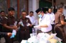 Wali Kota Payakumbuh Zulmaeta bersama jajaran Kejaksaan Negeri Payakumbuh memusnahkan barang bukti narkoba yang telah inkracht, Rabu (09/07/2025)