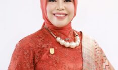 Hj. Hurisna Jamhur: Kartini Masa Kini dari Parlemen Payakumbuh