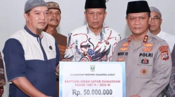 TSR Sumbar Kunjungi Masjid Wustha, Salurkan Bantuan Rp50 Juta