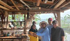 Dari Batang Sikali, Warga Tiaka Rajut Kebersamaan Lewat Lomba Mancing Ikan Larangan