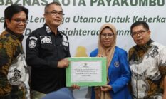 Pemko Payakumbuh dan BAZNAS Salurkan Bantuan Pendidikan untuk 100 Mahasiswa Kurang Mampu