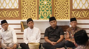 Wagub Sumbar Vasko Ruseimy Serahkan Bantuan, Kunjungi Warga Rentan dan Safari Ramadan di Payakumbuh