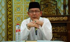 Safari Ramadan, Wali Kota Zulmaeta Serahkan Bantuan untuk Masjid Nurul Jannah