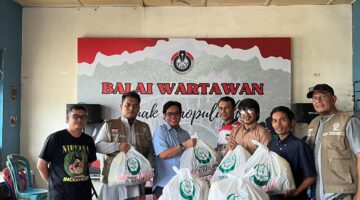 Yayasan Al Huffazh Tebar Kepedulian, 350 Paket Sembako Disalurkan di Payakumbuh