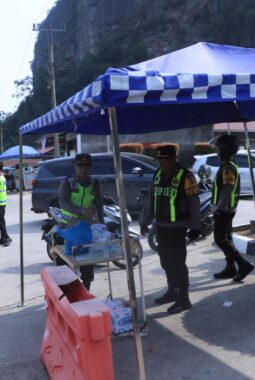kapolres 50 Kota Tinjau Arus Balik Lalin Sumbar–Riau, Pastikan Kelancaran Di Jalur Kelok IX
