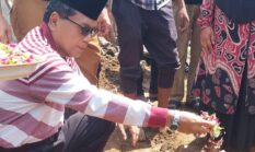 “Sosok Inspiratif Itu Pergi” Irfendi Arbi Kenang Iyut Fitra dengan Penuh Haru