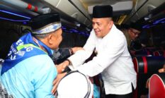 175 Jemaah Calon Haji Payakumbuh Dilepas Menuju Tanah Suci, Suasana Haru Iringi Keberangkatan