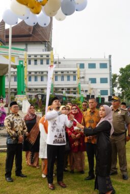Peringati Harganas ke-33, Wabup Lima Puluh Kota: Keluarga Fondasi Utama Membangun Generasi Unggul