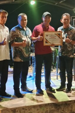 PWI Sumbar Anugerahi Kapolres 50 Kota Penghargaan Transparansi Publik