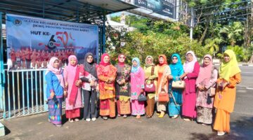 Budaya Minang Bersinar di Jakarta, IKWI Sumbar Raih Best Costume & Appearance