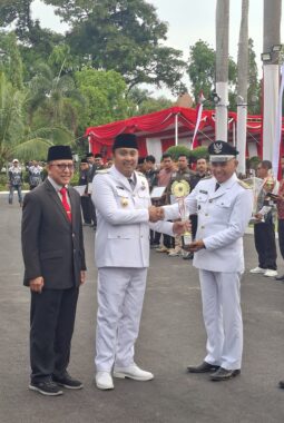 Wali Nagari Balai Panjang Terima Penghargaan Juara I Nagari Berprestasi Tingkat Provinsi Sumatera Barat