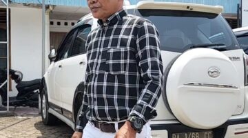 Dari Balik Kemudi Menuju Balik Pena, Aweng Tetap Teguh Meski Dihujat