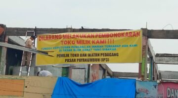 Sengkarut Pasar Blok Barat Payakumbuh Makin Memanas, Pedagang Pasang Spanduk Tolak Pembongkaran