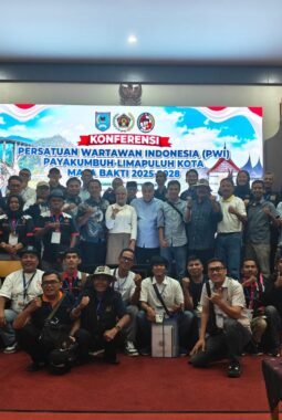 Aspon “Popon” Dedi Kembali Pimpin PWI Payakumbuh–Lima Puluh Kota, Raih 13 Suara