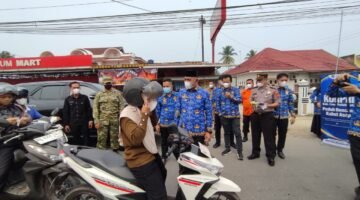 KORPRI Kabupaten Lima Puluh Kota Peduli Bencana Kabut Asap, Bagikan Masker Gratis Bersama BPBD, TNI dan POLRI.