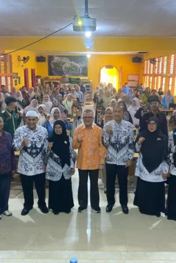 PGRI Harau Latih 130 Guru Kuasai Teknologi AI, Ketua PGRI Lima Puluh Kota Dorong Peningkatan Kompetensi Digital